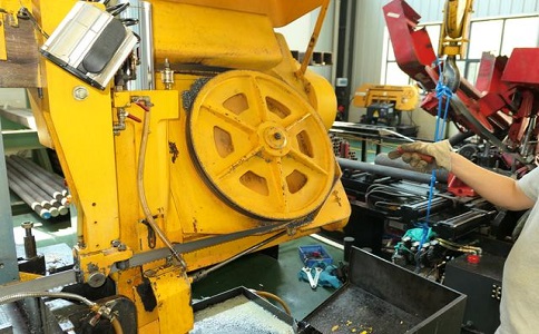 如何解决乐平卧式金属带锯床切削时出现的断带现象？