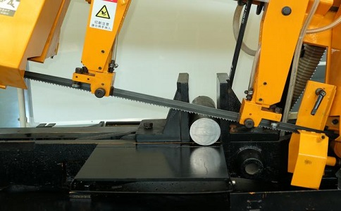 乐平数控带锯床自动送料精度会出现偏差吗？